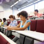 Las universidades de Quebec enfrentan una de sus peores crisis en años recientes: la caída abrupta en el número de estudiantes extranjeros.