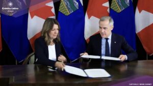 En un giro explosivo en la política energética del país, el gobierno de Canadá autorizó este jueves a la provincia de Alberta construir un oleoducto hacia la costa del Pacífico.