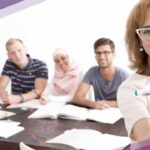 Quebec propone integración obligatoria para inmigrantes.